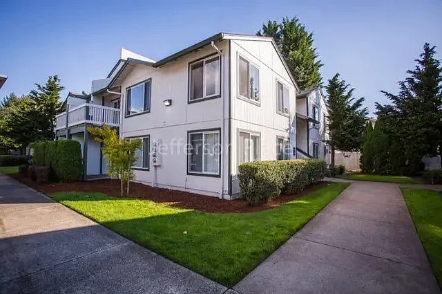 Jefferson Place Apartments — Photo 20