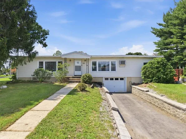 350 S 8th St, Lehighton, PA 18235