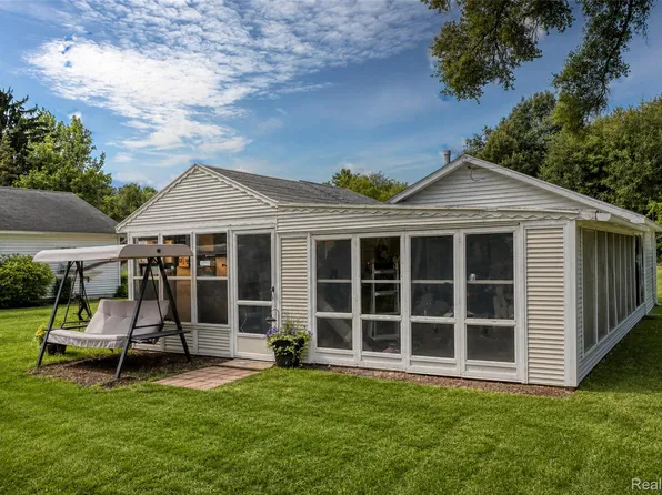 862 Ryan Rd, Caro, MI 48723