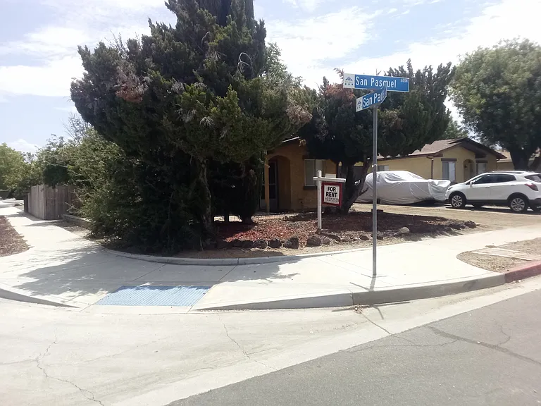 690 San Pasquell St — Photo 2