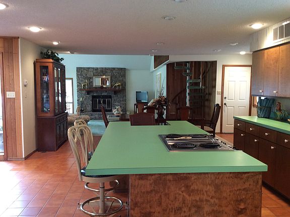 2nd image of 174 Deer Park Dr