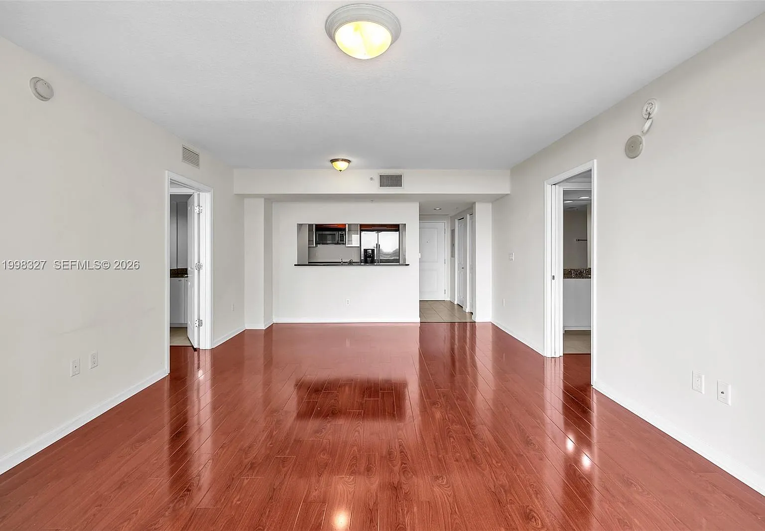 Symphony North Condo — Photo 4