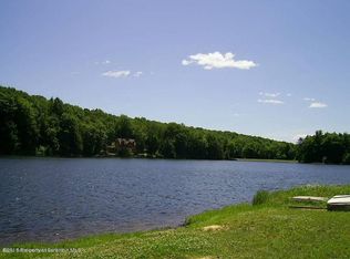 21 W Lake Shore Dr, Tunkhannock, PA 18657