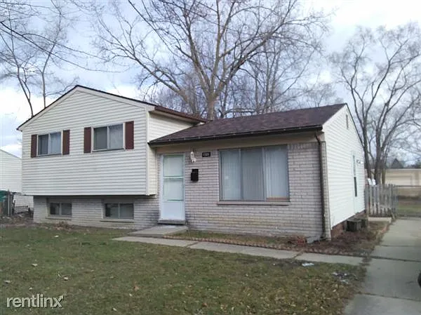 1501 Andrea St photo 1