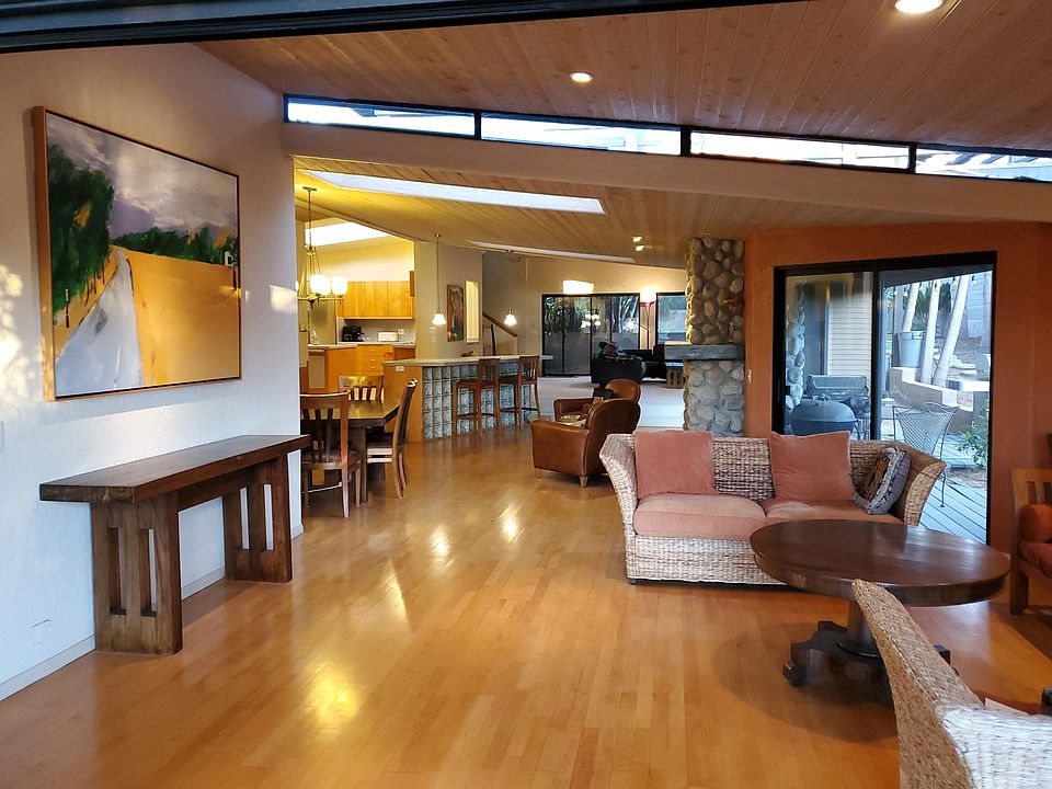 A large, light-filled, peaceful and elegant house walking distance to downtown Encinitas.