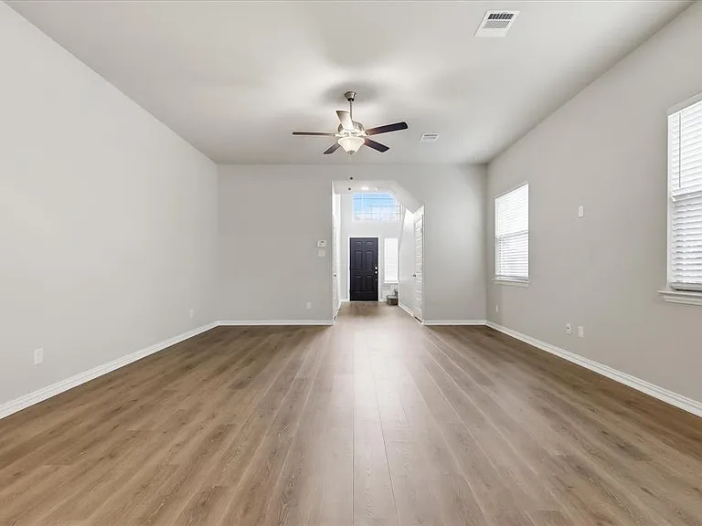 3916 Ford Dr — Photo 5