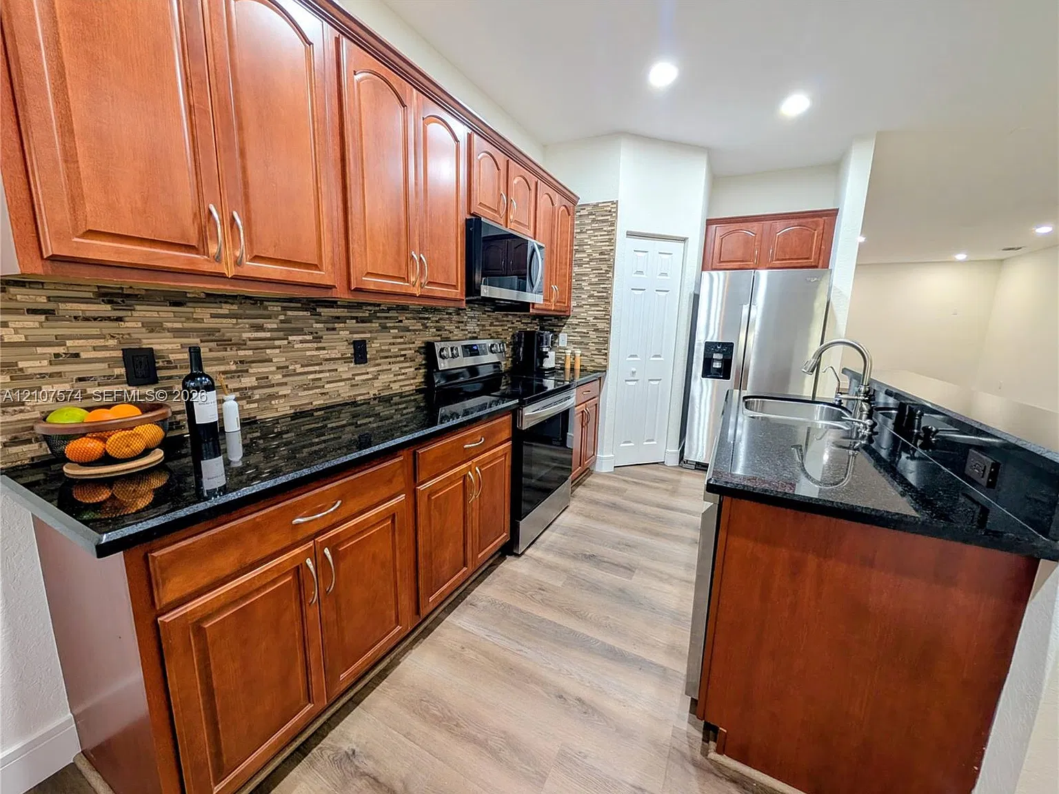 Hampton Hills Condo — Photo 4