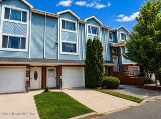 47 Pembrook Loop, Staten Island, NY 10309
