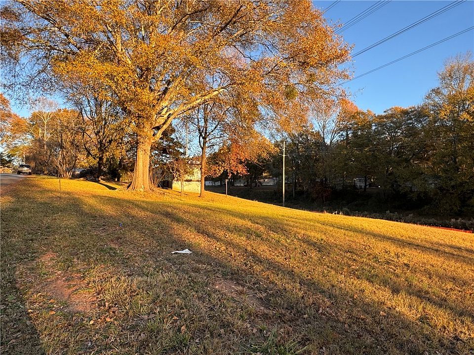 1st image of 208 Hedge St