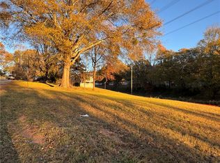 208 Hedge St, Central, SC 29630