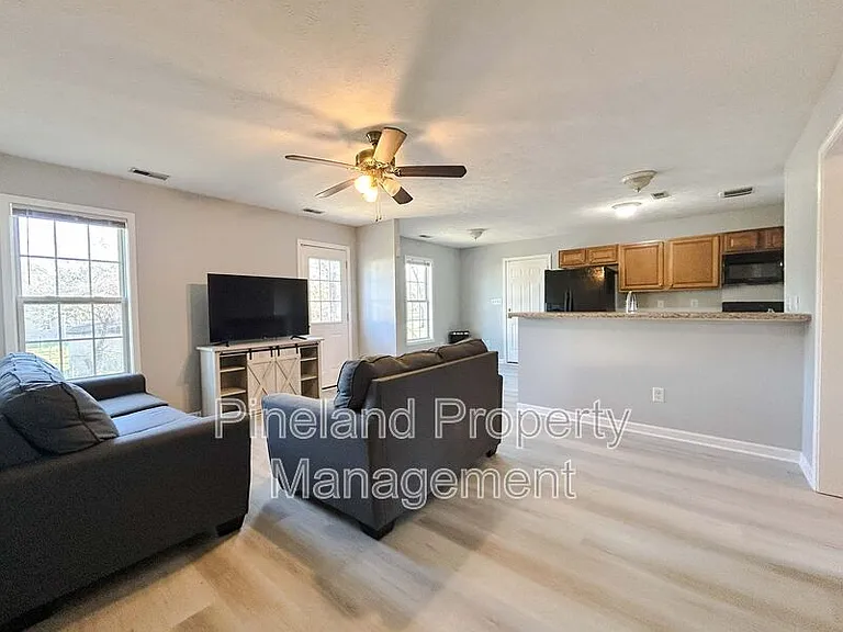 341 Kingdom Estate Dr — Photo 7
