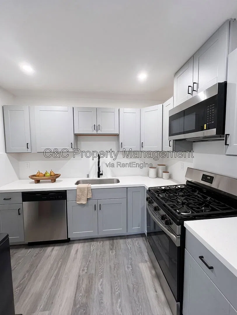 3 bed, 1.0 bath, 1000 sqft, $3,295 — Photo 3