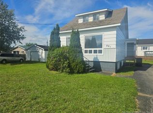 841 Helen St, Bathurst, NB E2A2E6