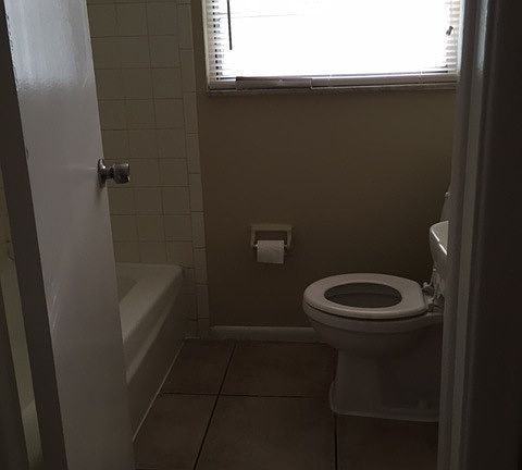 3rd image of 1401 College Park Ct APT A