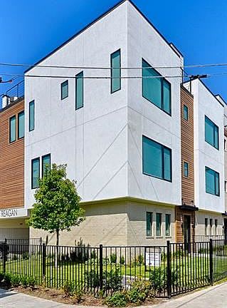 2nd image of 2633 Reagan Ave #201