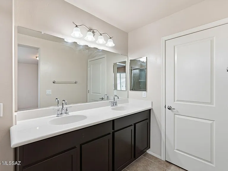 2815 N Fair Oaks Ave — Photo 30