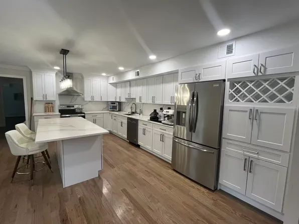 (undisclosed Address), Stony Brook, NY 11790