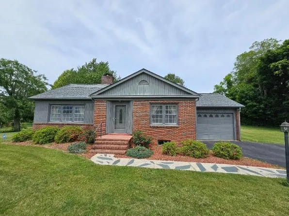 572 Woodlawn Rd, Woodlawn, VA 24381