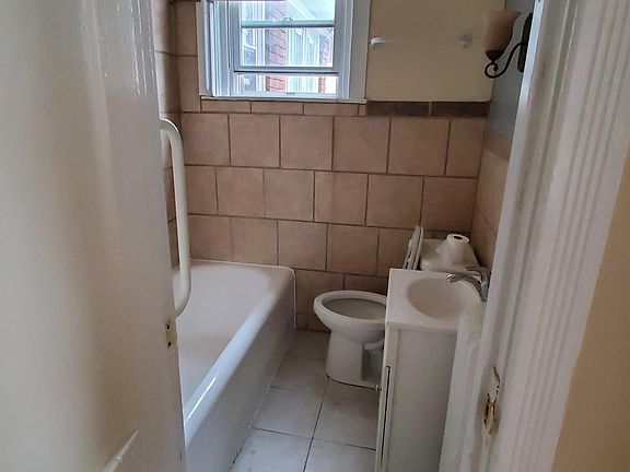 5th image of 5100 Diamond St Floor 1