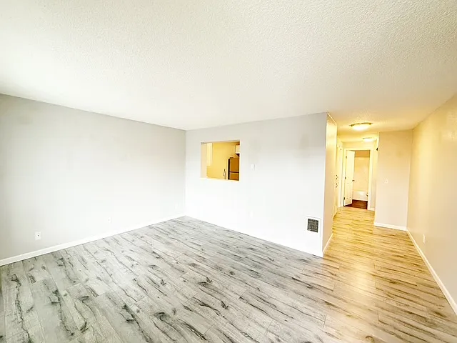 2508-2512 Crystal Springs Rd W — Photo 26