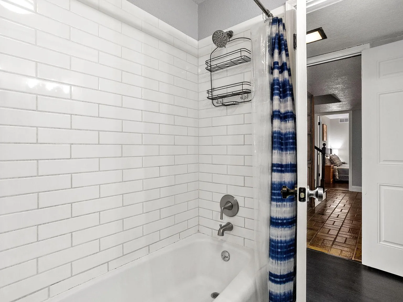 4 bed, 3.0 bath, 2800 sqft, $706 — Photo 4