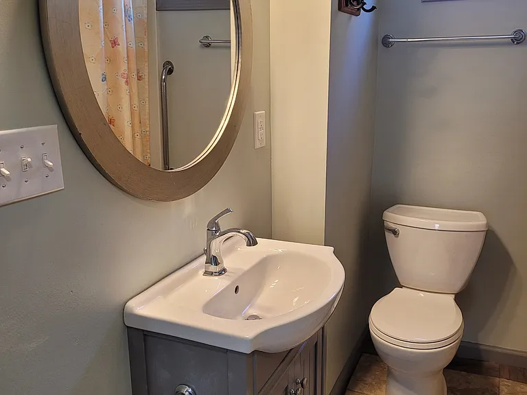 127 Boston Ct — Photo 22