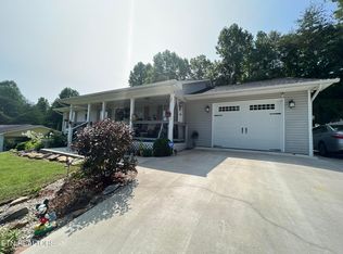 142 E Cumberland Ln, Speedwell, TN 37870