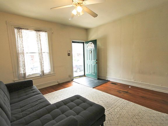 4th image of 264 Roxborough Ave