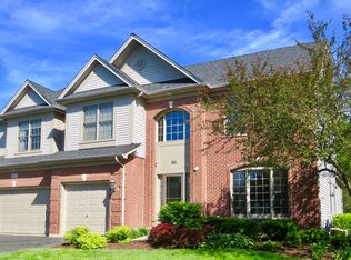 921 Tipperary St, Gilberts, IL 60136