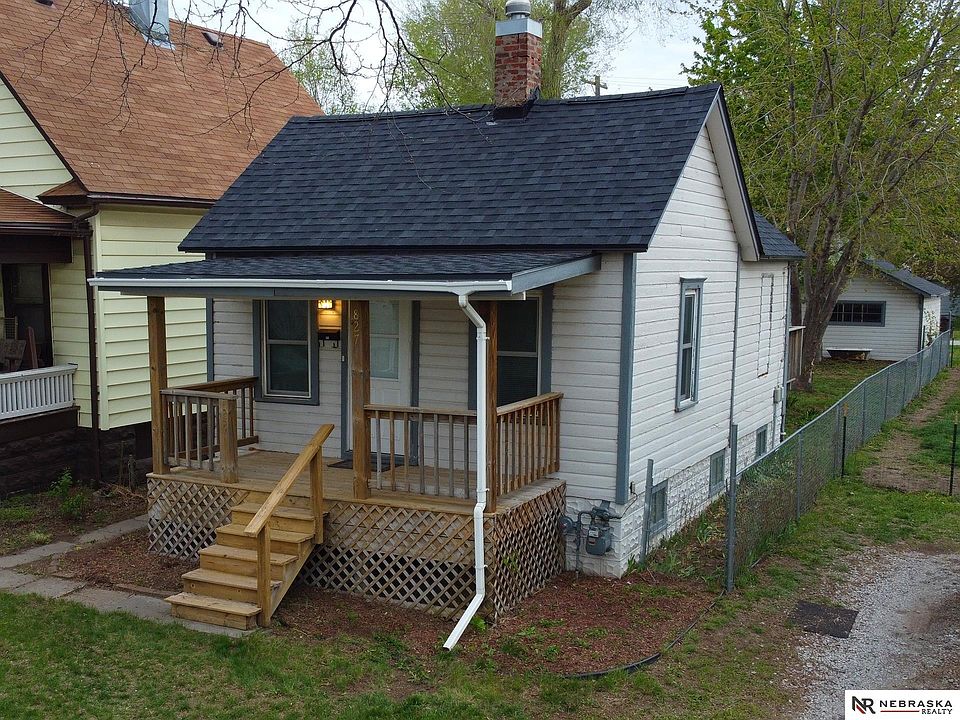 1st image of 827 New Hampshire St
