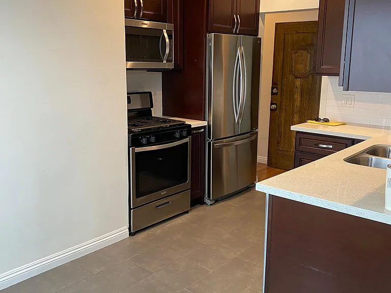 136 S Oakhurst Dr #7 — Photo 2