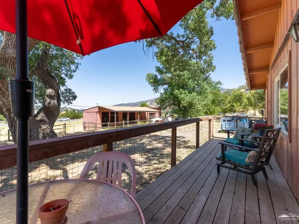 26141 Bear Valley Rd, Tehachapi, CA 93561