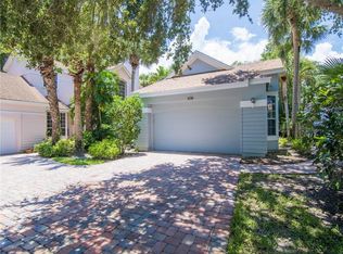 8844 Lakeside Cir, Vero Beach, FL 32963