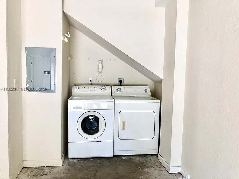 2557 Centergate Dr #103 — Photo 35