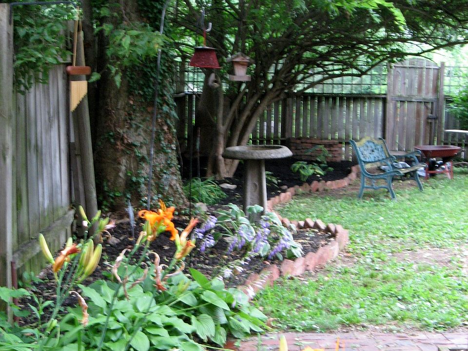 2nd image of 988-990 Bryden Rd