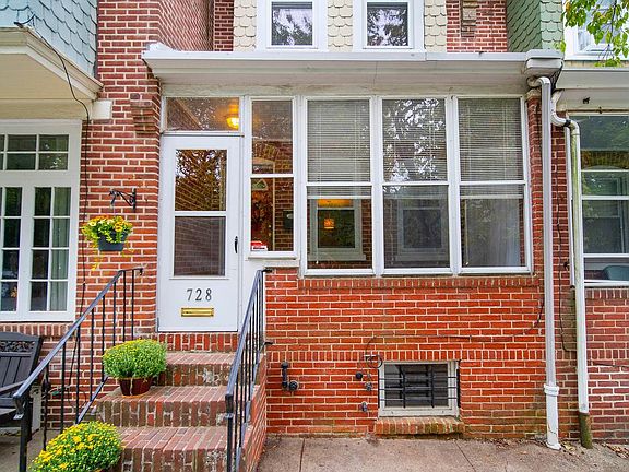 2nd image of 728 Woodlawn Ave