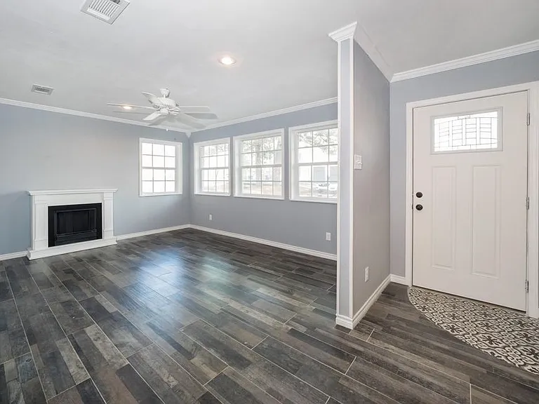 700 N Gladys St — Photo 18