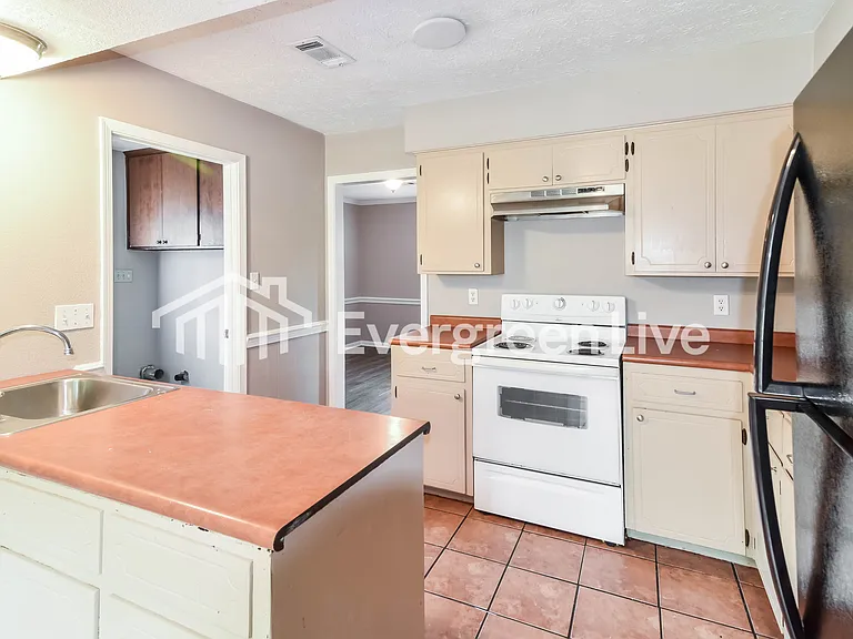 1425 Pampas Pl — Photo 5