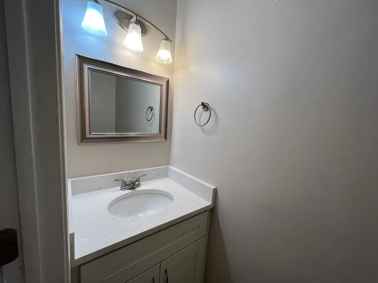 5559 Campus Dr — Photo 2