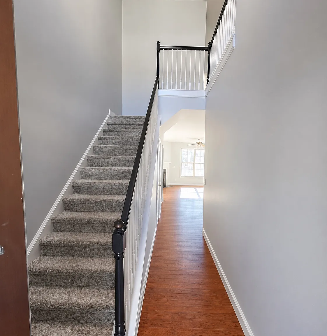 3 bed, 2200 sqft, $2,550 — Photo 3