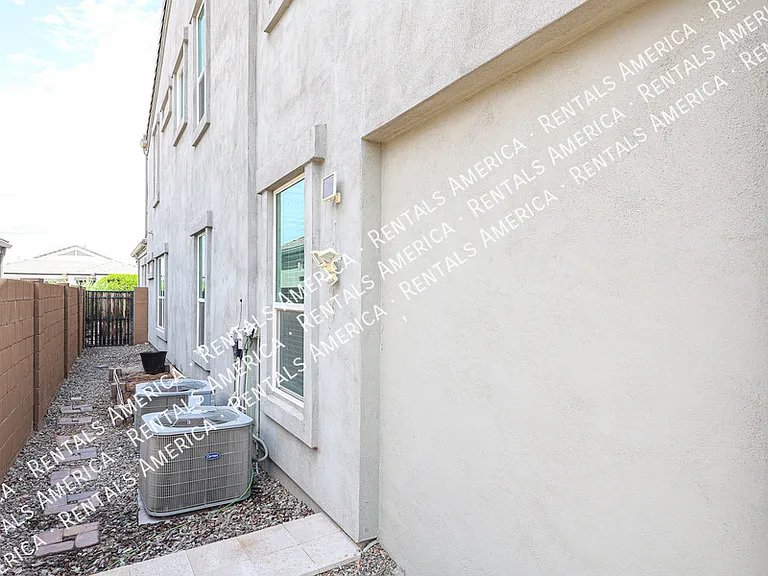 1829 E Saguaro Park Ln — Photo 95
