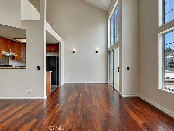 2nd image of 11150 Glenoaks Blvd Unit 294