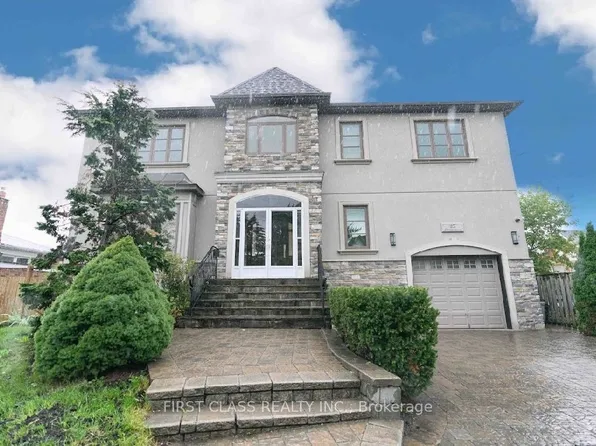 25 Dresden Rd, Toronto, ON M3H 1W8
