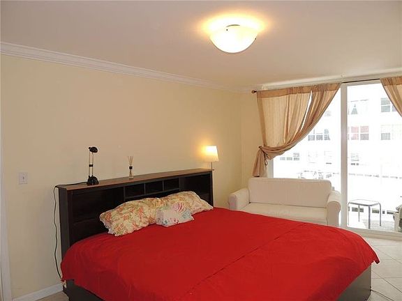4th image of 1228 West Ave APT 303