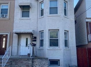 702 Avenue E, Bayonne, NJ 07002