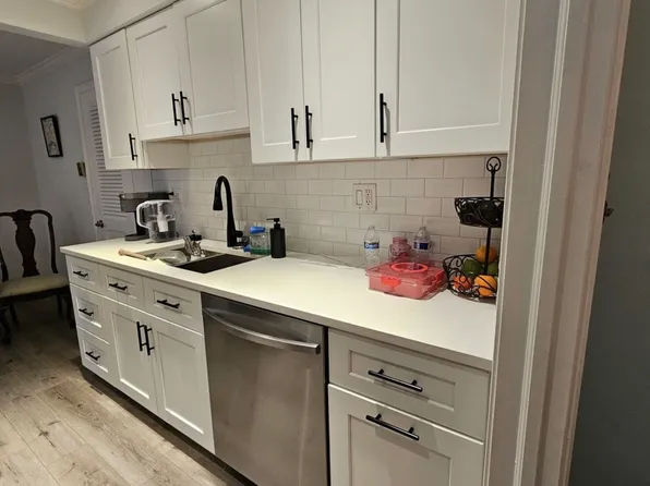 4115 W 98th St APT C, Oak Lawn, IL 60453