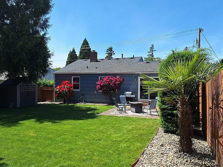 4777 Exeter St — Photo 2
