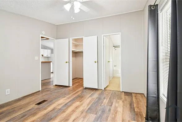 10609 Bay Hills Cir — Photo 17