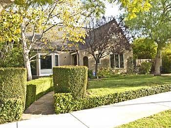 2nd image of 908 S Cloverdale Ave