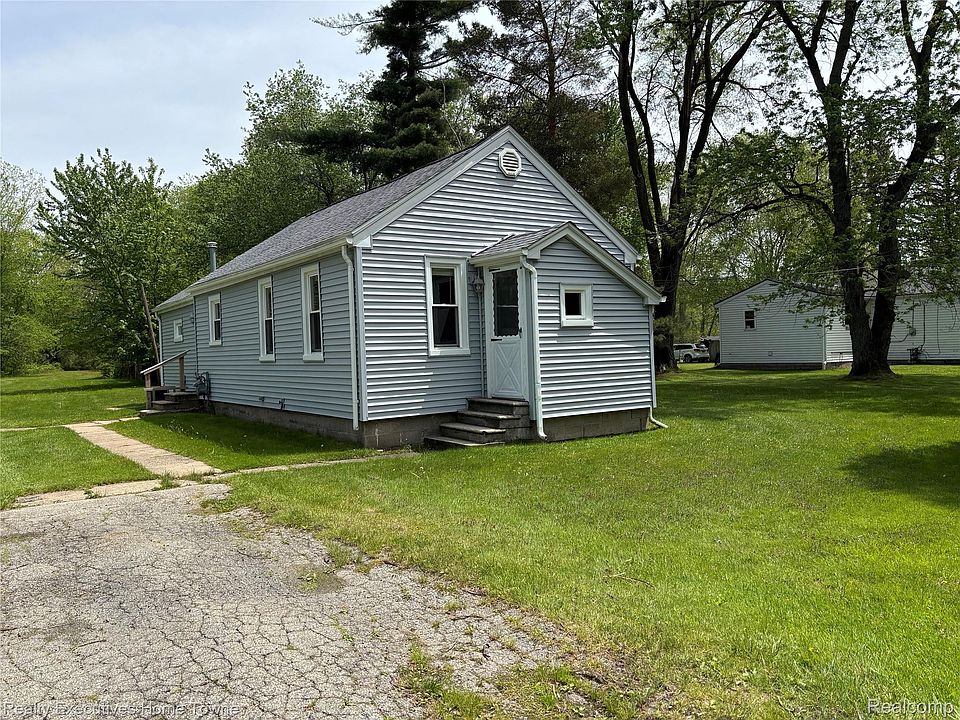 1st image of 1782 Maple Rd